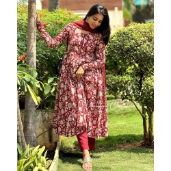 Crimson Charm Floral Kurti Set-Maroon 