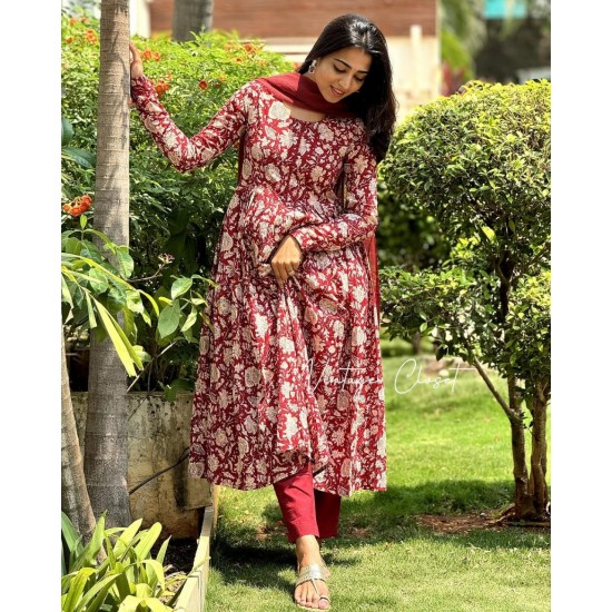 Crimson Charm Floral Kurti Set-Maroon 