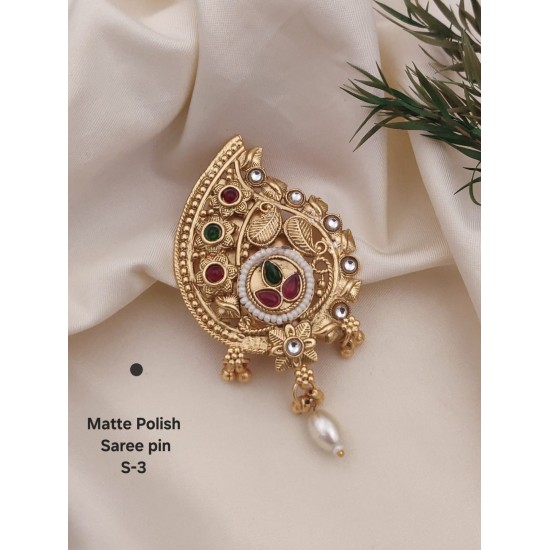 Matte Polish Traditional Saree Pin – S-3